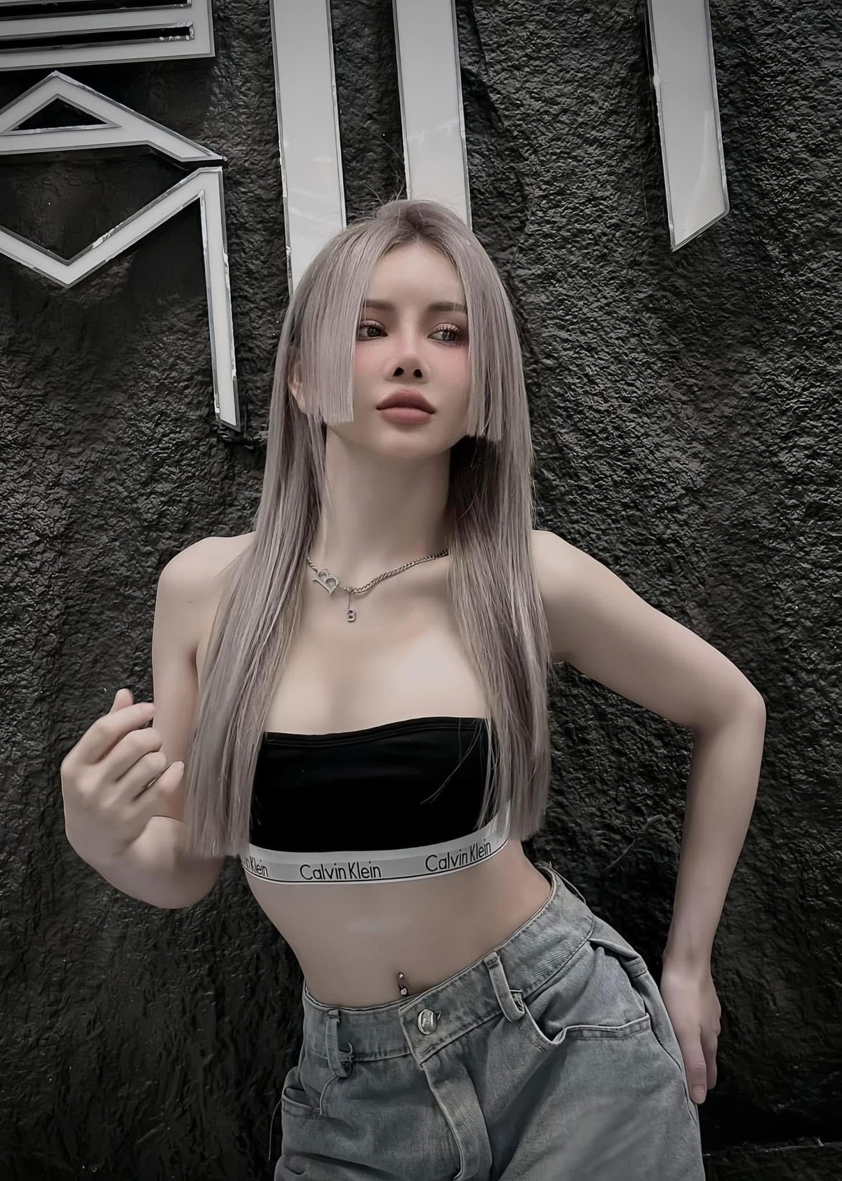 Khách hàng với kiểu tóc nữ đẹp 2026 mới tại Nhật Tâm Hair Salon