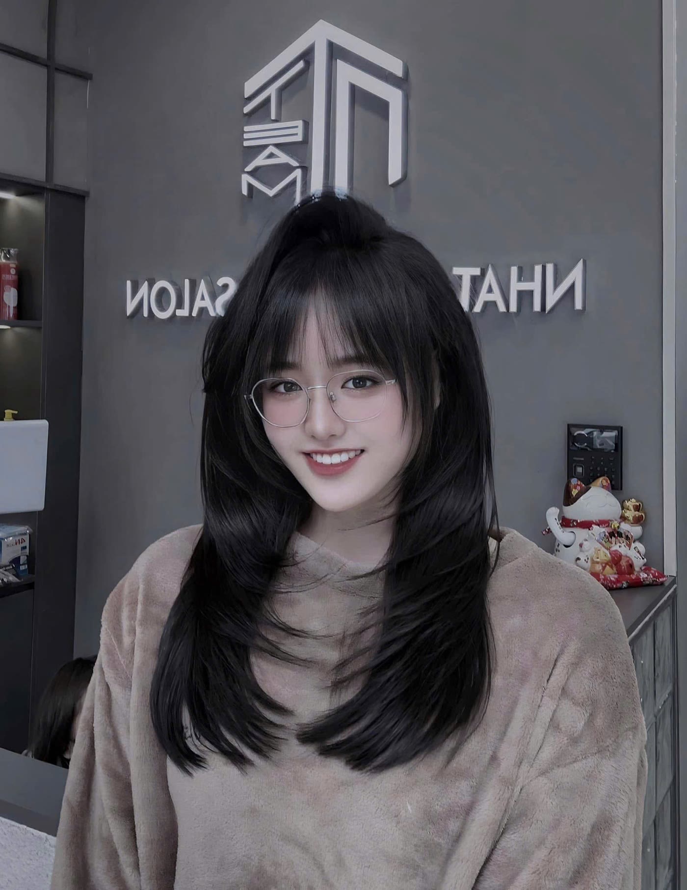 Side Bangs 2026: Mái Lệch Quay Trở Lại Đúng Thời Điểm