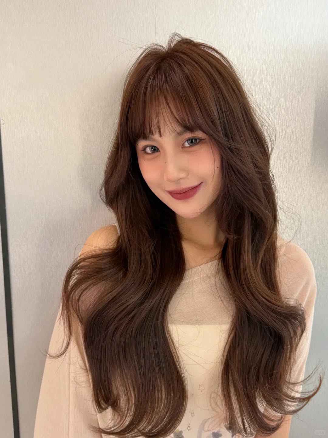 Loose wavy hairstyle at Nhat Tam Hair Salon Hanoi