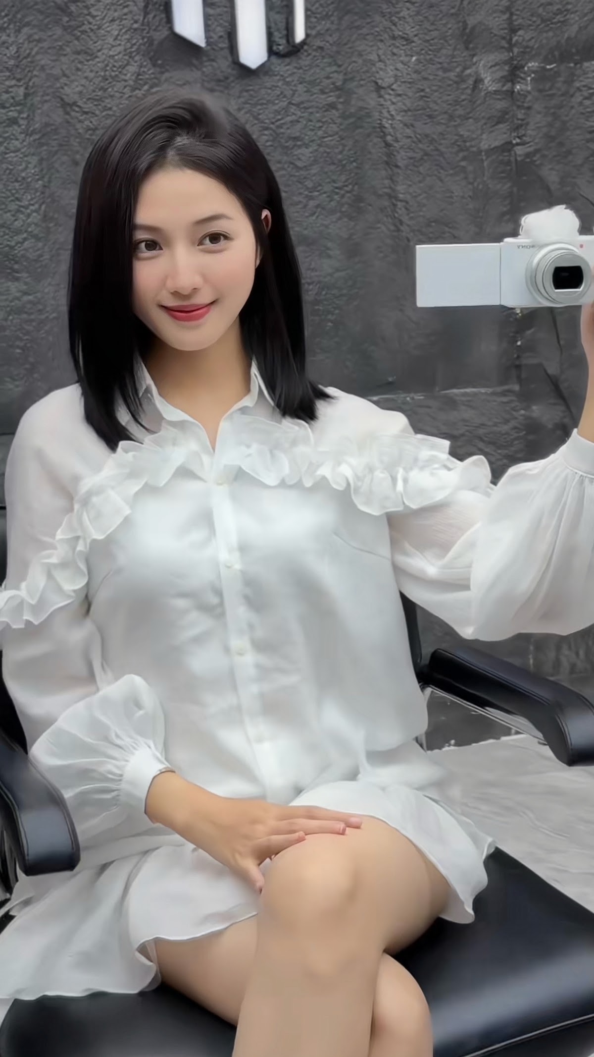 Diễn viên Bích Ngọc tại Nhật Tâm Hair Salon