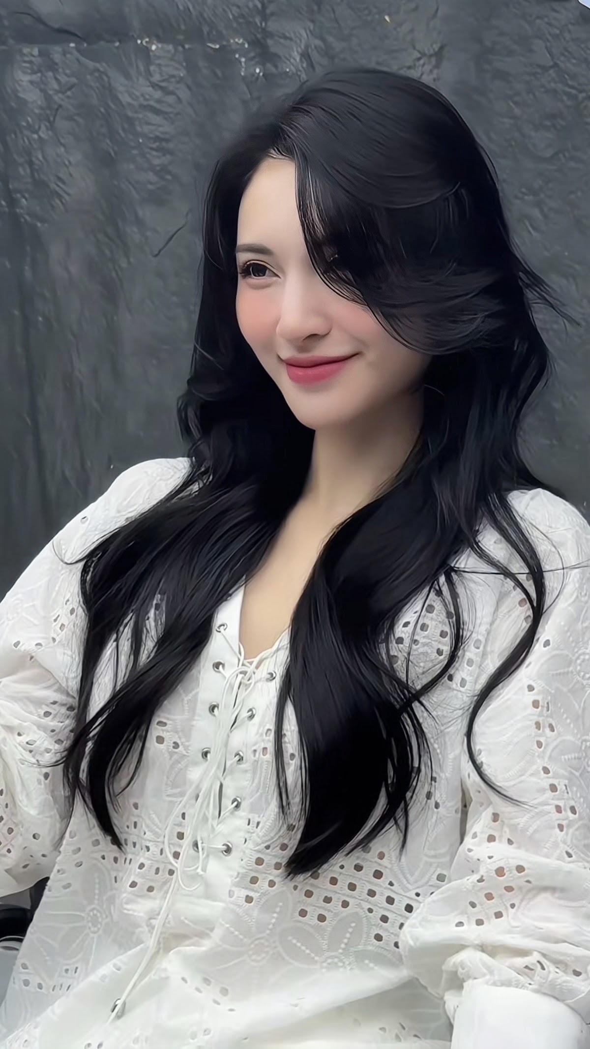 Diễn viên Thủy Bi tại Nhật Tâm Hair Salon