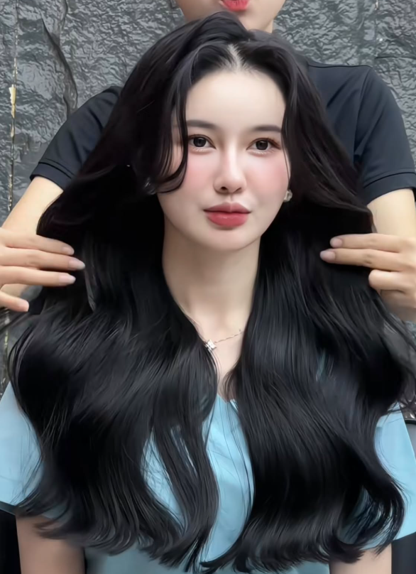 Kiểu uốn sóng lơi wavy mềm mại cho tóc dài