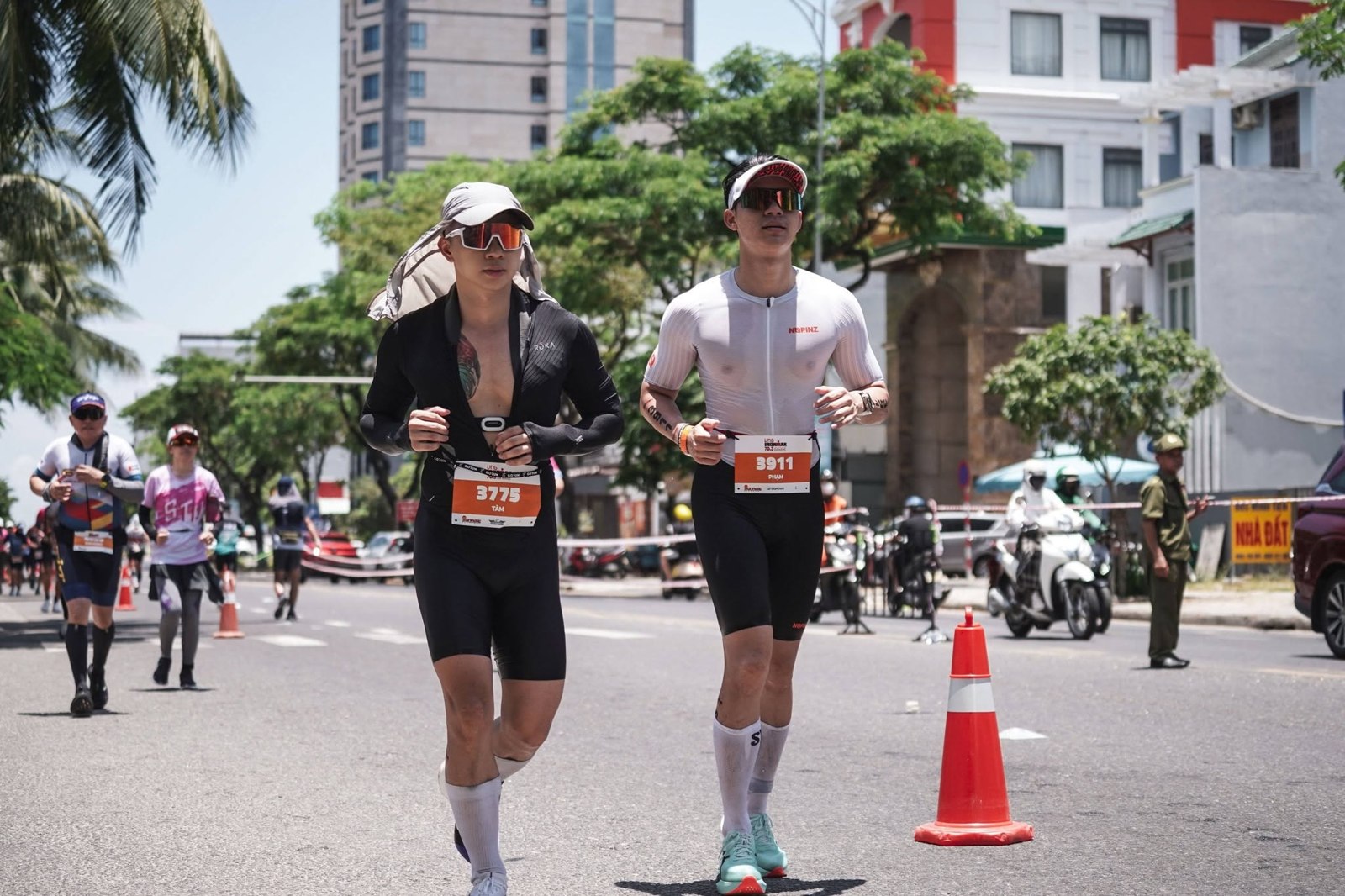 Phạm Nhật Tâm, số báo danh 3775, trên đường chạy Ironman 70.3 Đà Nẵng